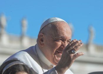 Papa, previste per domani le dimissioni dal Gemelli