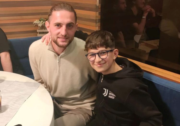 Adrien Rabiot firma maglietta e…rinnovo!
