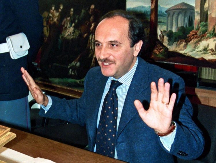 Diciotto anni fa l’uccisione di Calipari, Fontana “Eroico servitore dello Stato”