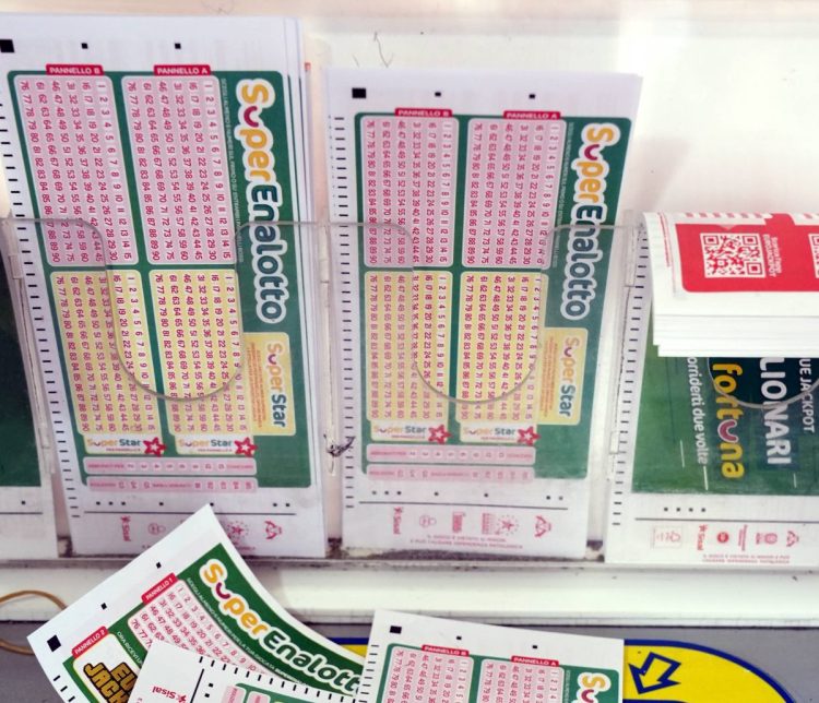 Superenalotto, centrato jackpot da 73,8 milioni con giocata online