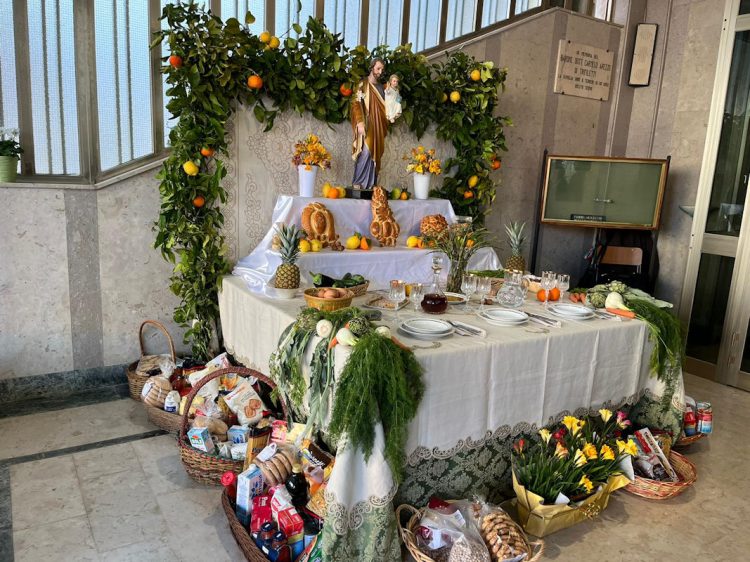 Ragusa, allestito altare di San Giuseppe