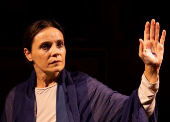 Il mistero della nascita di Gesù raccontato da Galatea Ranzi al Teatro Garibaldi di Modica