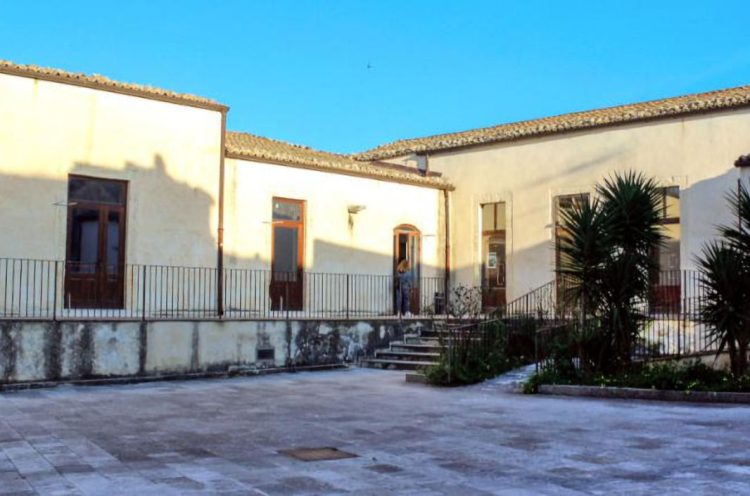 Giornata mondiale della Poesia, a Ragusa Ibla lettura pubblica di autori italiani e stranieri