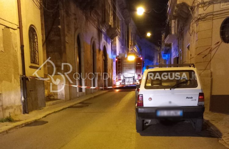 Tragedia sfiorata a Scicli, auto contromano trancia tubo del gas