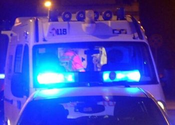 Auto finisce in un fosso, muore una 22enne: grave il fratello