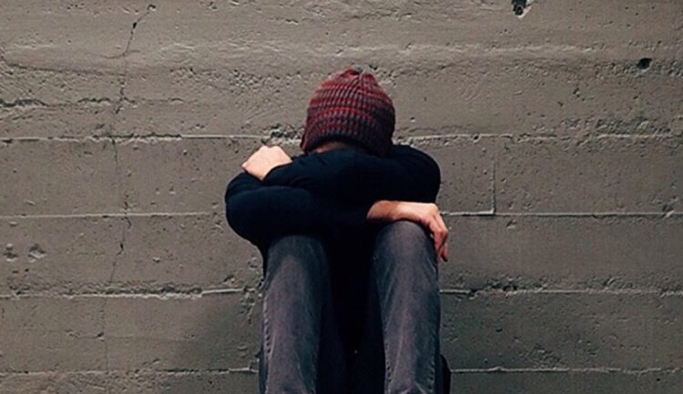 Bullizzato per cicatrici, genitori ritirano 12enne da scuola