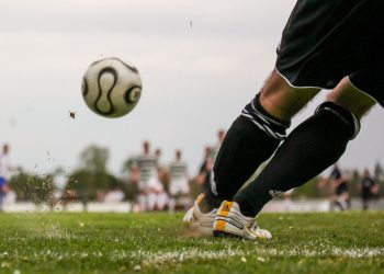 Si sente male mentre gioca a calcetto: muore Vincenzo Re