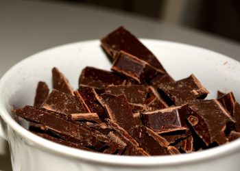 Cioccolato fondente: proprietà e benefici per la salute