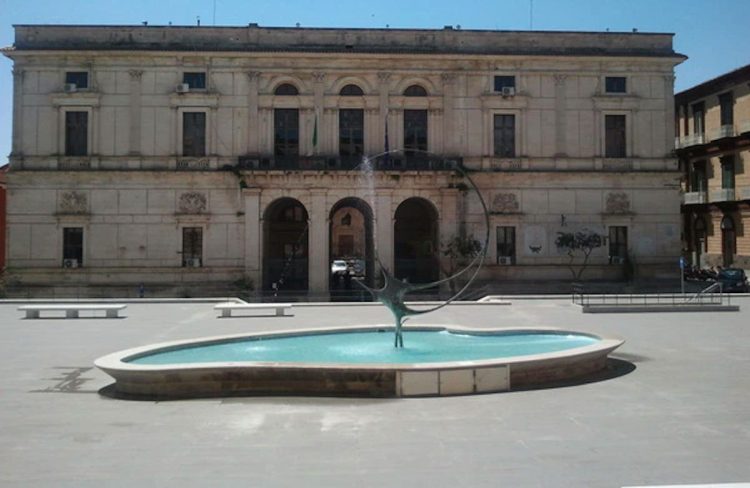 Ragusa, pubblicata la graduatoria provvisoria assegnazione noleggio con conducente (NCC)