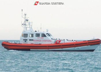 Guardia costiera interviene, 1300 migranti in pericolo: sbarco di 150 migranti a Pozzallo
