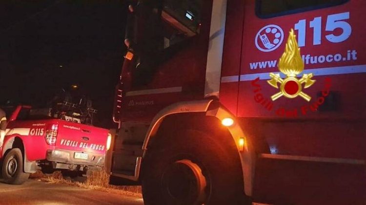 Incidente Teramo, con l'auto fuori strada: muoiono zio e nipote