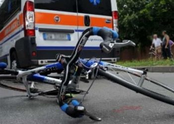 Malore in bici, ciclista muore ad Aci Castello