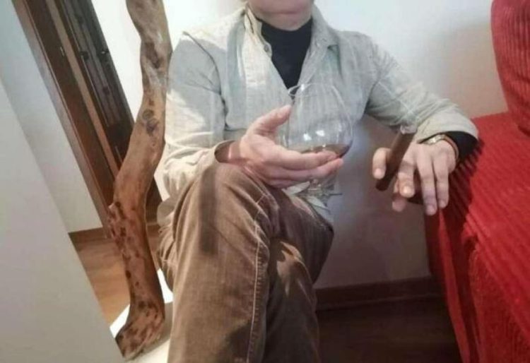 La foto del boss Matteo Messina Denaro a pranzo dai suoi fedelissimi