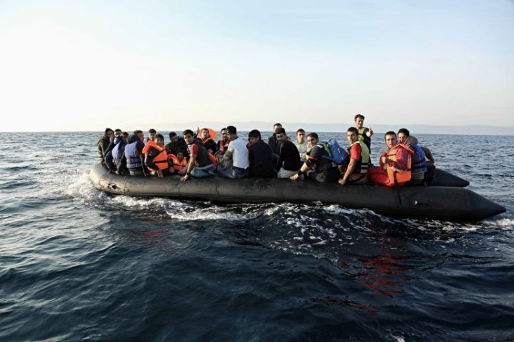 Naufragio al largo della Libia, 17 migranti salvati e 30 dispersi