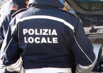 Modica, Polizia chiude attività abusiva ma il titolare apre lo stesso: denunciato