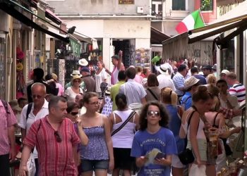 Turismo, previsioni da record nel 2023