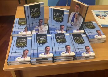 Bari, Emiliano alla presentazione del libro di Scopelliti “Commovente”