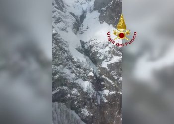 Elicottero recupera escursionista disperso nel Parco del Gran Sasso