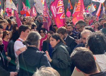 A Milano manifestazione delle famiglie arcobaleno con Elly Schlein