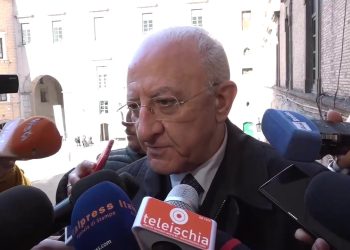 Autonomia: De Luca “Spezza l’Italia, serve di più la burocrazia zero”