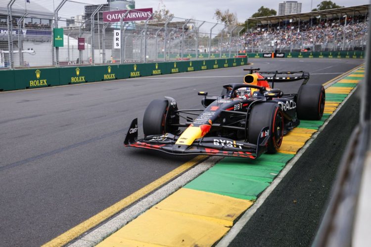 In Australia vince Verstappen davanti a Hamilton, terzo Alonso
