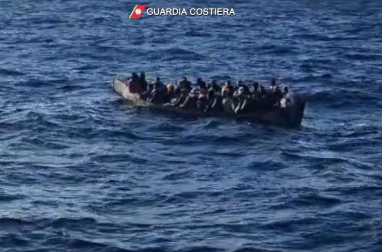 Tunisia, Ammar “Per gestire i flussi dei migranti ci servono più mezzi”