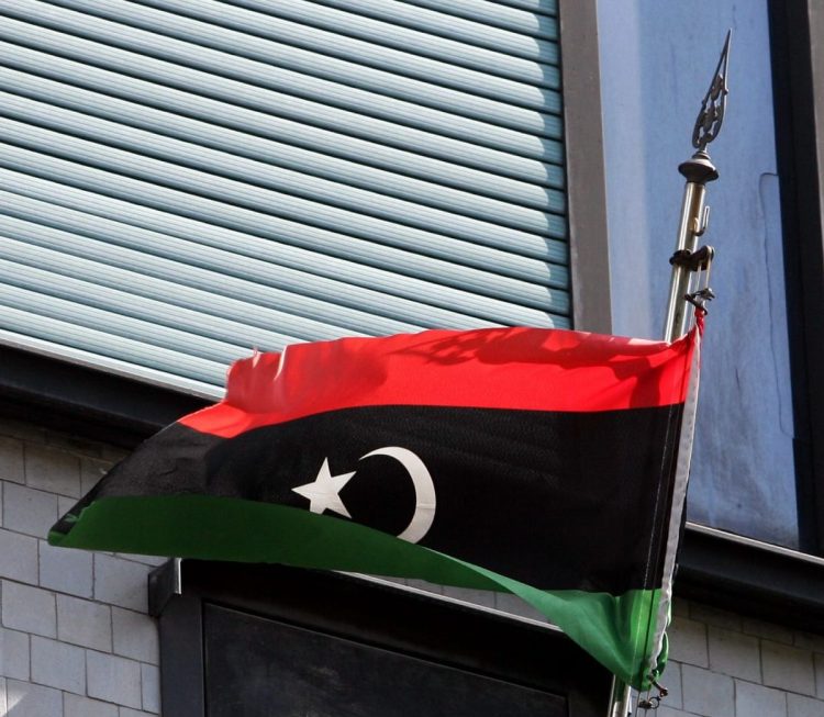 Irlanda invierà nave militare per combattere traffico di armi in Libia