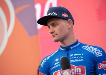 Van der Poel trionfa alla Parigi-Roubaix, Gùanna chiude sesto