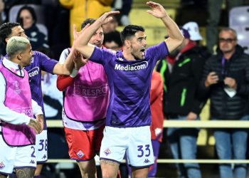 La Fiorentina perde 3-2 con il Lech Poznan ma va in semifinale