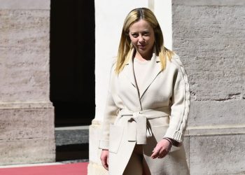 Migranti, Meloni “Non decidano i trafficanti chi entra in Italia”