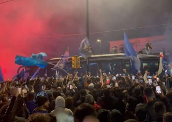 A Napoli esplode la festa, in migliaia per gli azzurri