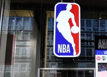 Miami elimina Milwaukee, avanti New York, Memphis resta a galla