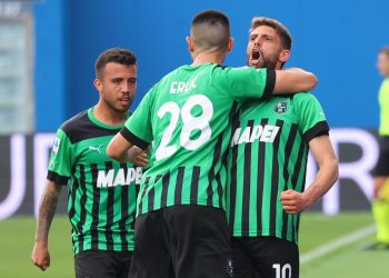 Il Sassuolo in dieci rimonta e batte 2-1 l’Empoli