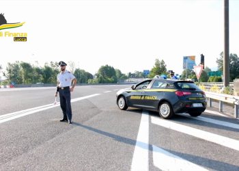 Lucca, appalto truccato nella fornitura di mezzi per raccolta rifiuti