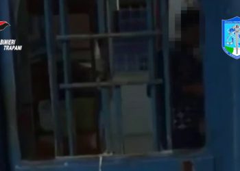 Droga e telefonini in carcere, 24 misure cautelari