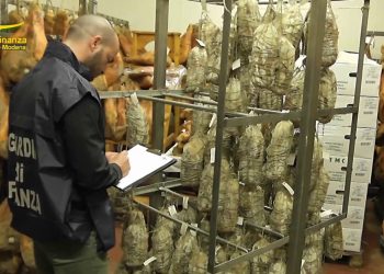 Modena, Gdf indaga 11 imprenditori e un consulente per reati fiscali