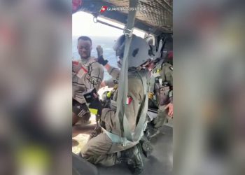 Soccorsi e tratti in salvo 32 migranti bloccati da ieri a Lampione