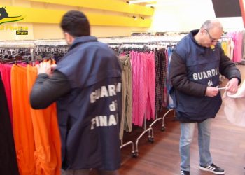Controlli e sequestri nel settore “Pronto Moda” a Prato