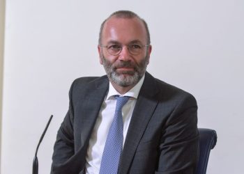 Immigrazione, Weber “Gli altri Paesi Ue aiutino l’Italia”