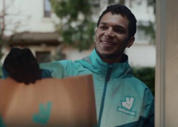 Deliveroo, prossima sfida la spesa a domicilio. E arriva in 10 minuti