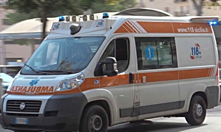Tragedia a Messina: dimentica chiavi casa, si arrampica sui balconi e muore