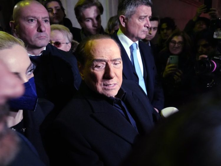 Berlusconi ricoverato nuovamente al San Raffaele