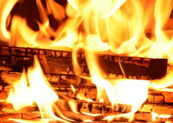 Tragedia a Sant'Angelo di Brolo, anziana accende camino e muore ustionata