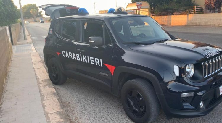 Ragusa, armi clandestine e munizioni: anziano arrestato