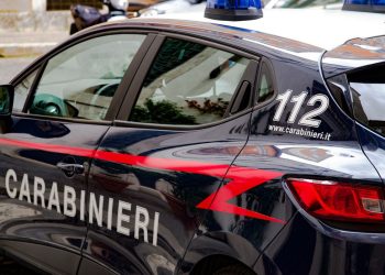 In tre senza patente e contromano investono carabiniere: il più grande ha 15 anni