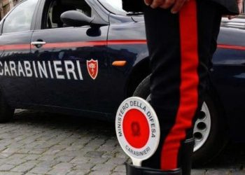 Ragusa, droga in casa e in un muretto di pietra a secco a Ibla