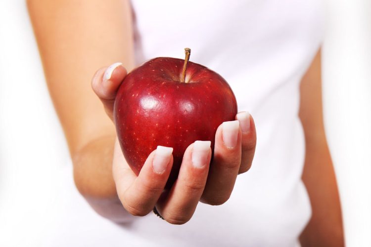Dieta della mela: benefici, controindicazioni e menù esempio
