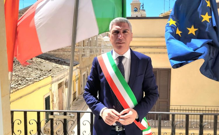 Truffe whatsapp, Dimartino: Qualcuno si spaccia per me e chiede somme di denaro: attenzione