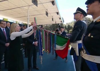 Medaglia d’oro al valore civile alla bandiera della polizia