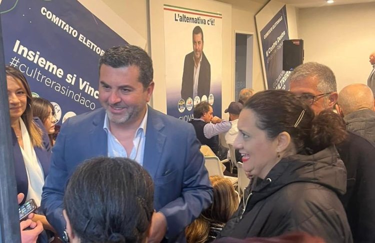 Inaugurato il comitato elettorale in via Roma. Tanta gente e tanto entusiasmo. Un bagno di folla e di attestati verso Giovanni Cultrera